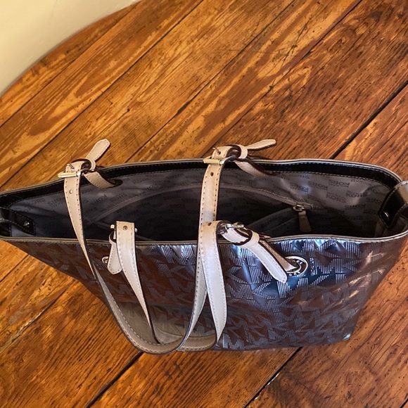 Michael Kors Monogram Mirror Metallic Silver/bronze Tote. Very clean. - Picture 8 of 9
